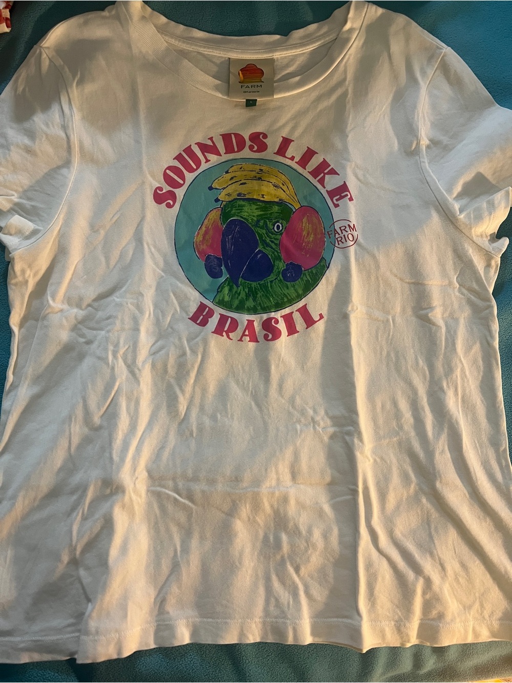 FARM Rio White Tee with Multicolor Parrot Graphic